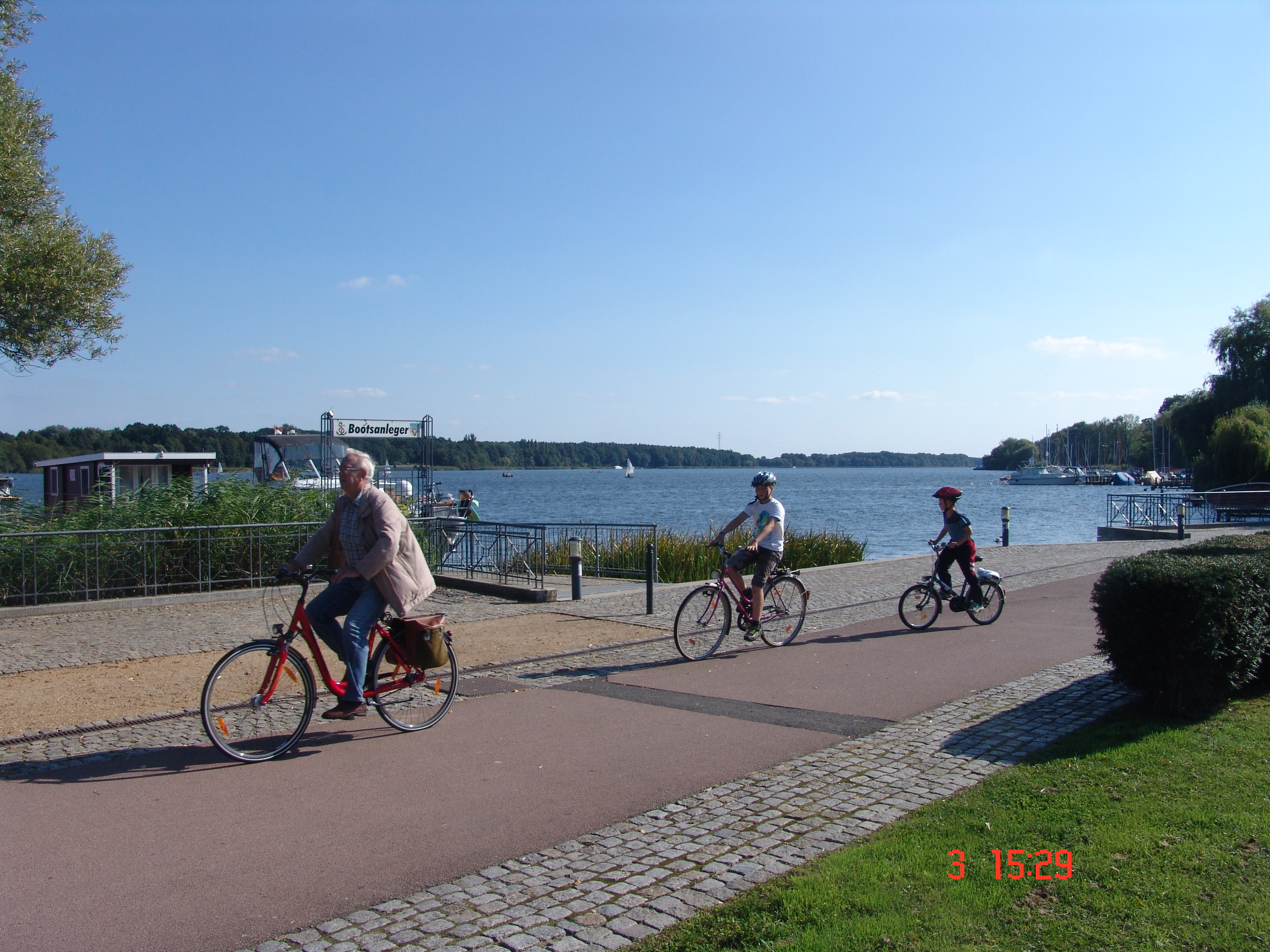 Radweg an der Neuruppiner Seepromenade